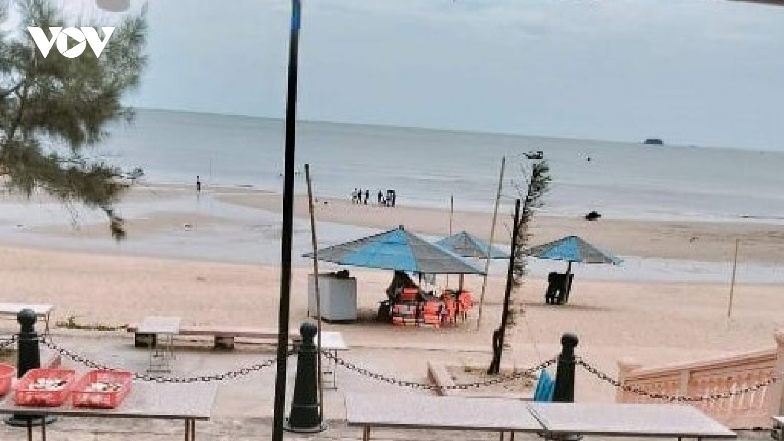 Hai mẹ con ở Hà Nội đuối nước khi tắm biển Thiên Cầm