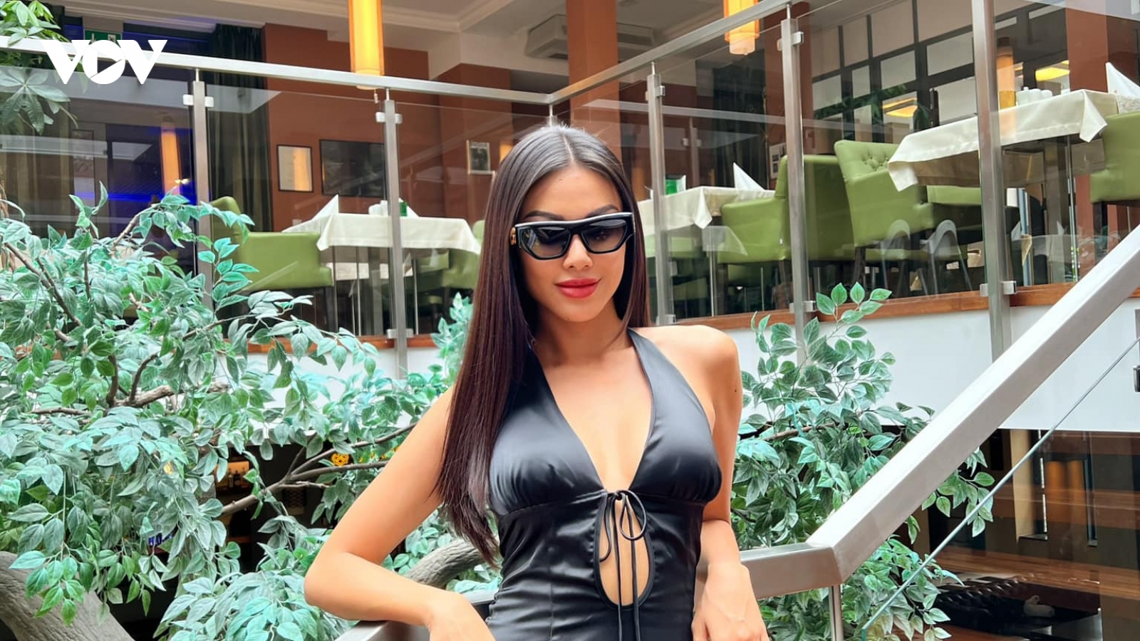 Kim Duyên khoe body nóng bỏng với đầm cut-out xẻ cao gợi cảm trong bộ ảnh mới