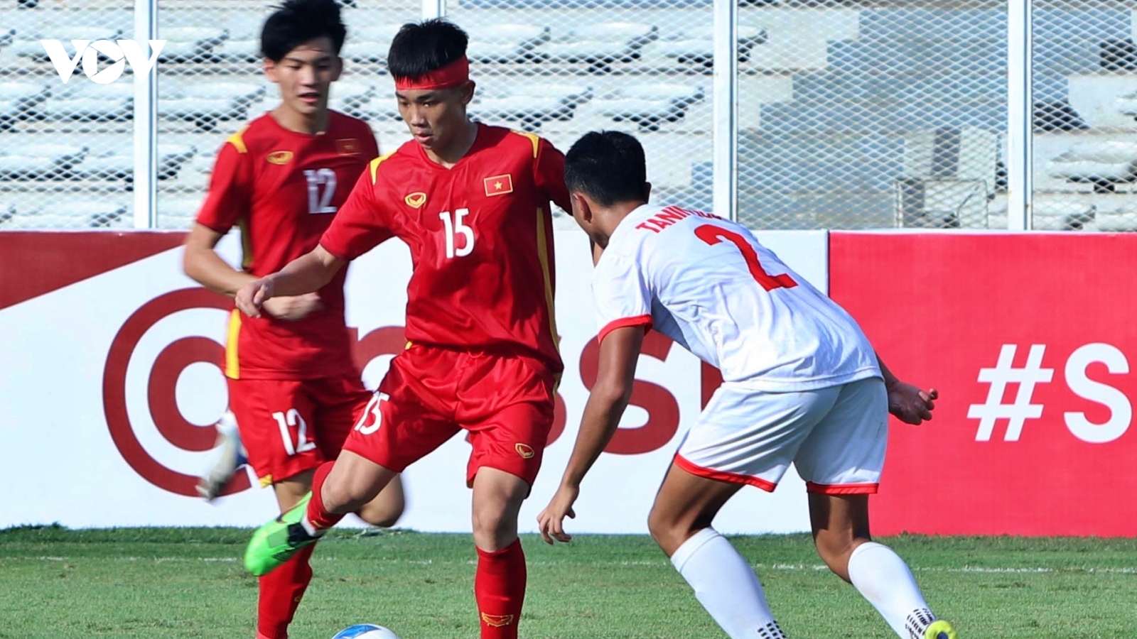 Cầu thủ U19 Việt Nam bị khâu 5 mũi ở đầu sau trận thắng U19 Philippines