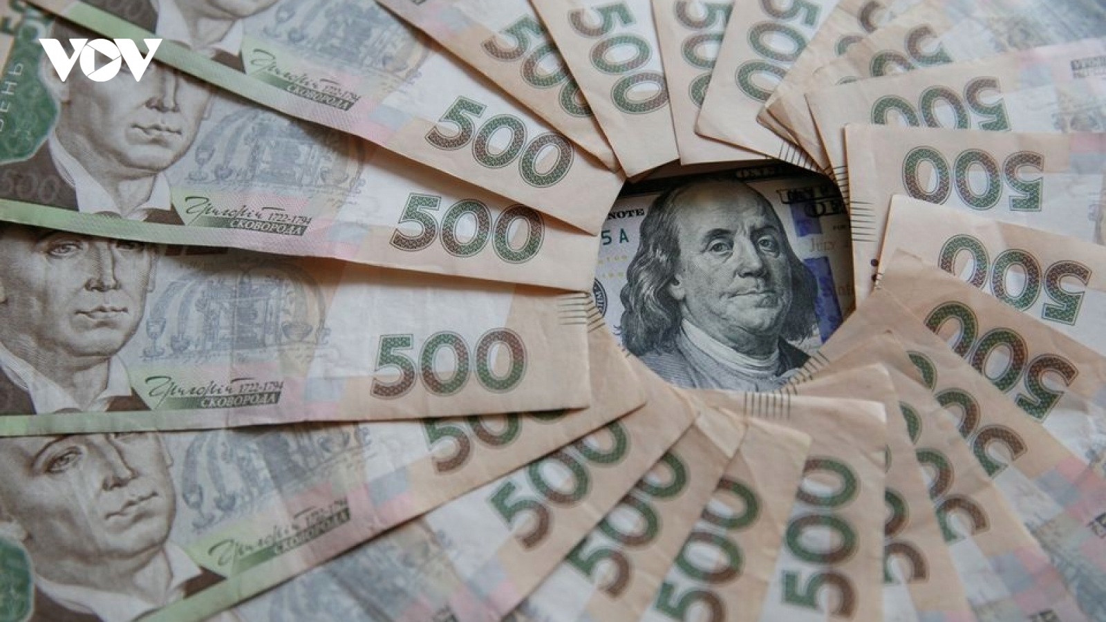 Ukraine phá giá đồng nội tệ hryvnia trong bối cảnh chiến sự với Nga