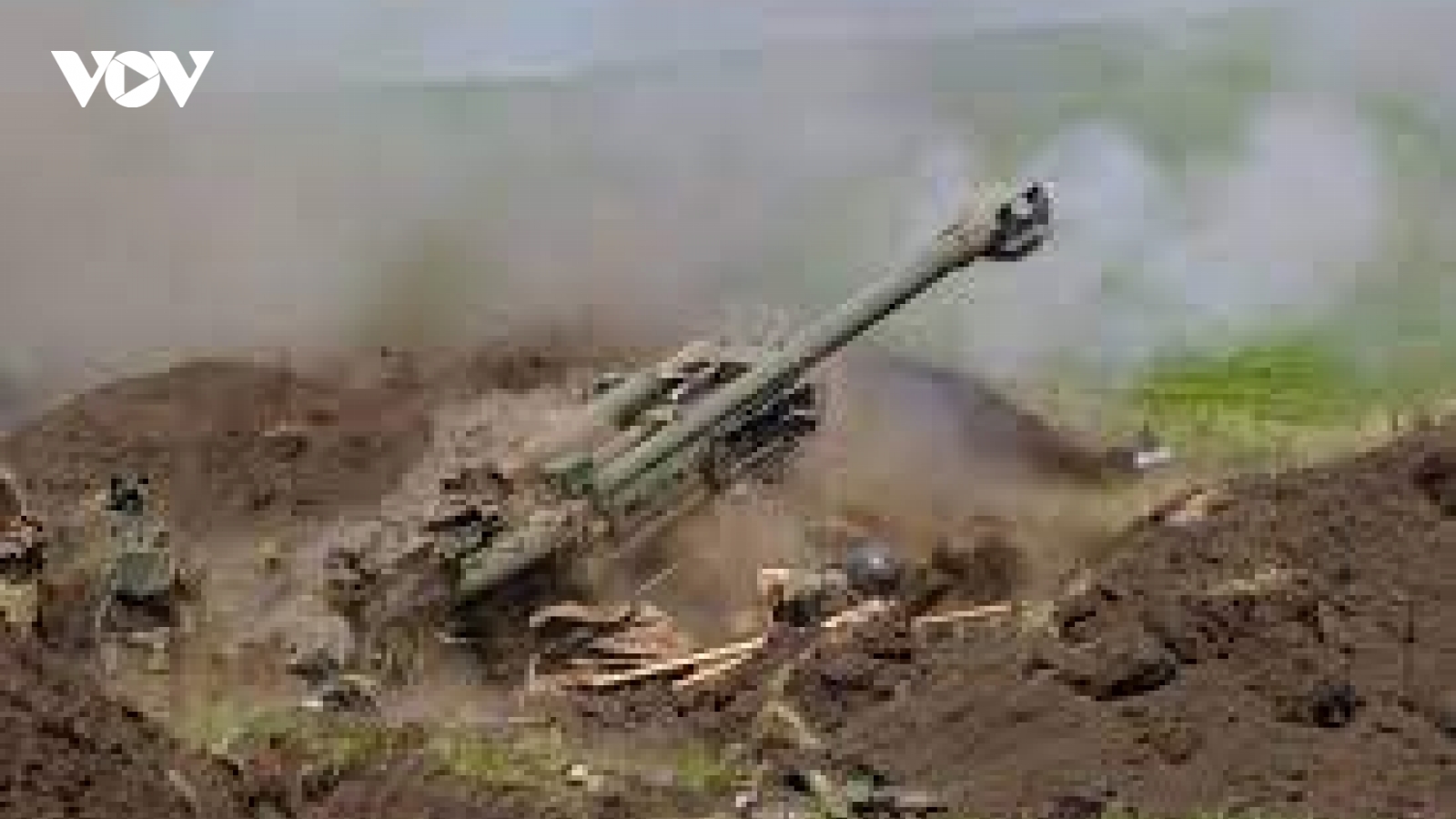 Cận cảnh binh sỹ Ukraine diễn tập khai hỏa lựu pháo M-777 Howitzer
