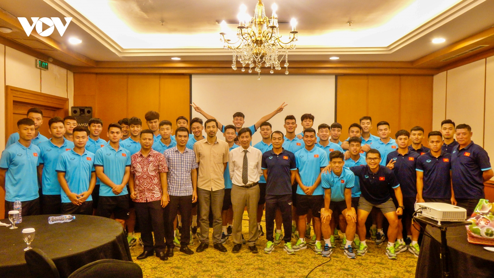 Đại sứ Việt Nam tại Indonesia gặp mặt, động viên U19 Việt Nam