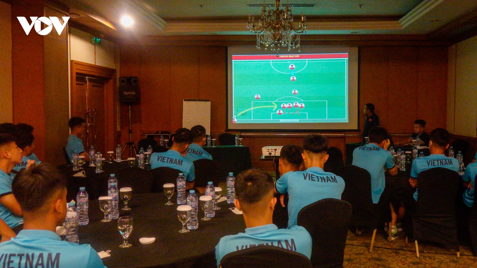 HLV Đinh Thế Nam gạch tên cầu thủ HAGL khỏi đội hình U19 Việt Nam đấu Indonesia