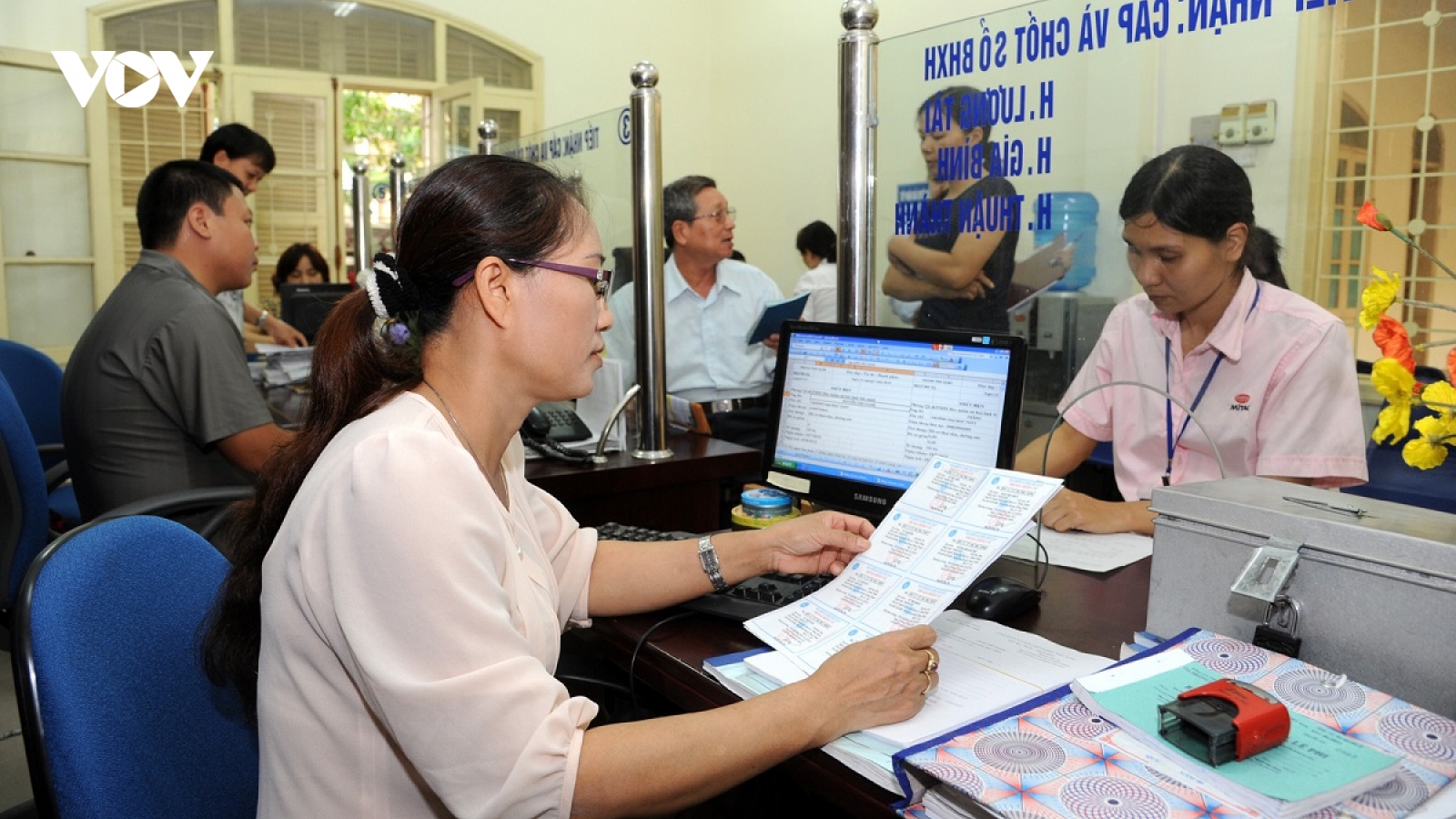 Ứng dụng CNTT, đơn giản hoá thủ tục, tạo thuận lợi cho người tham gia BHYT