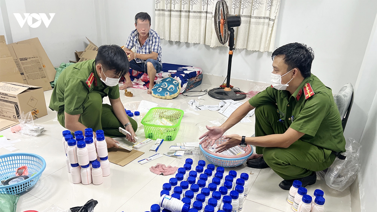 Bắt quả tang đối tượng sản xuất, buôn bán thuốc bảo vệ thực vật giả