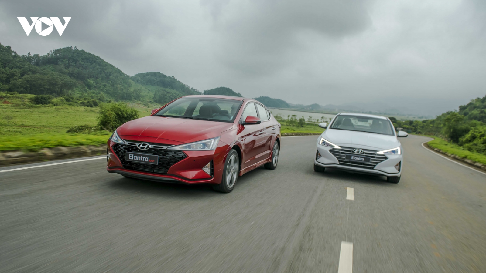 Hyundai Elantra giảm mạnh doanh số trong tháng 6