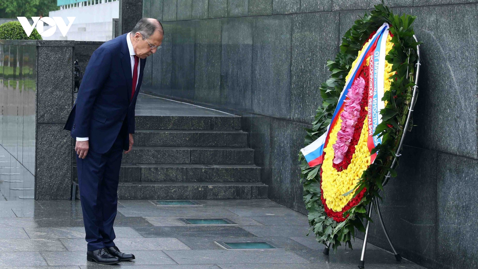 Ngoại trưởng Nga Sergey Lavrov viếng lăng Chủ tịch Hồ Chí Minh