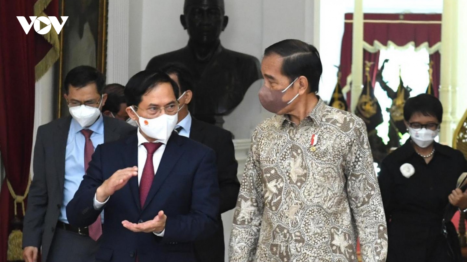 Bộ trưởng Ngoại giao Bùi Thanh Sơn tiếp kiến Tổng thống Indonesia Joko Widodo