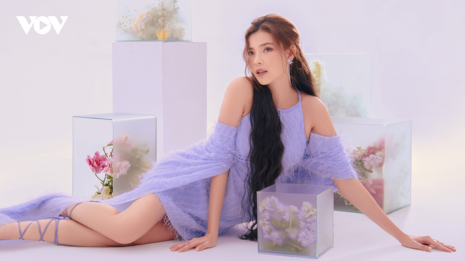 Thúy Diễm khi nhẹ nhàng, lúc nóng bỏng ở tuổi 36