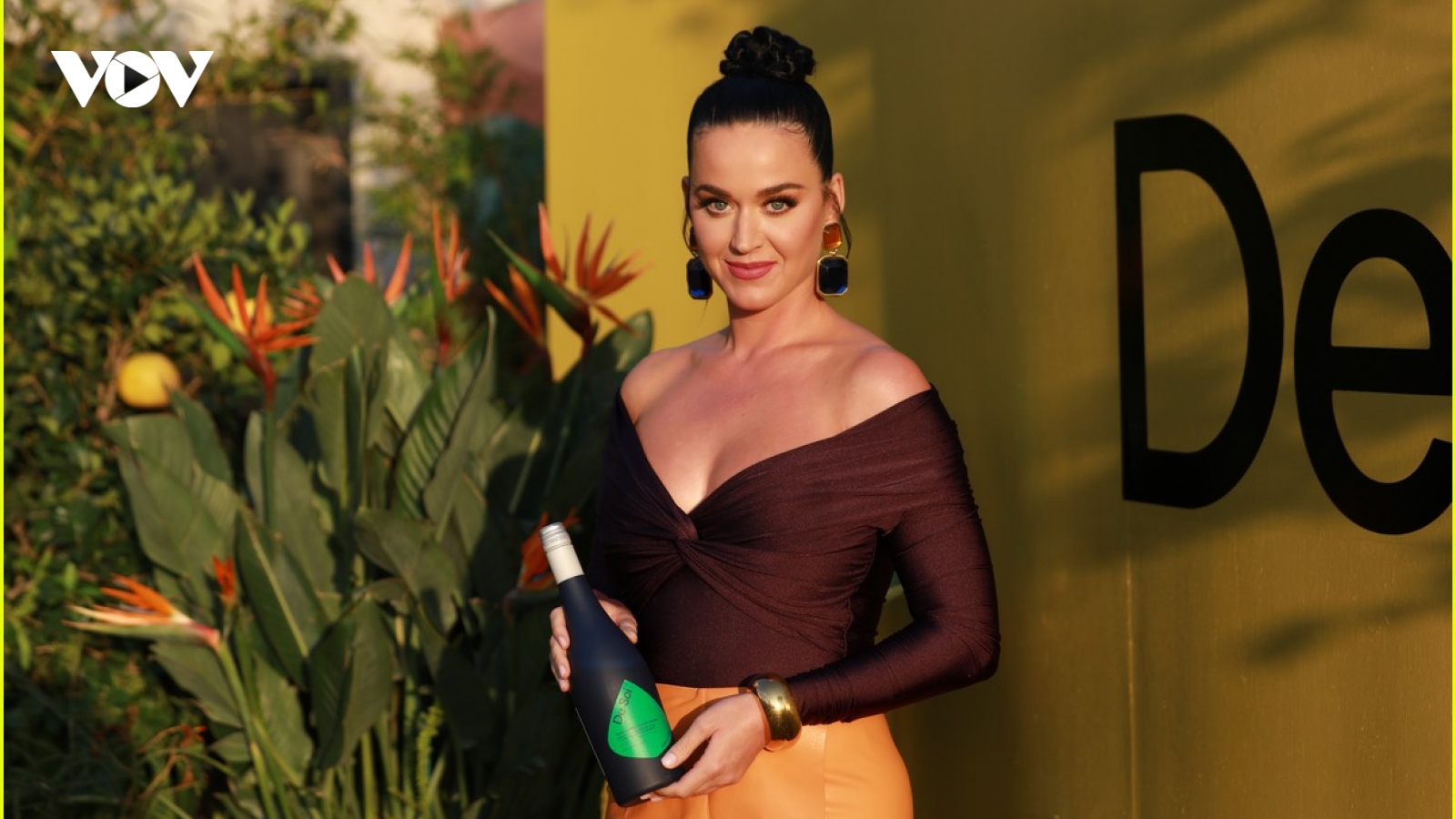 Katy Perry gợi cảm dự tiệc