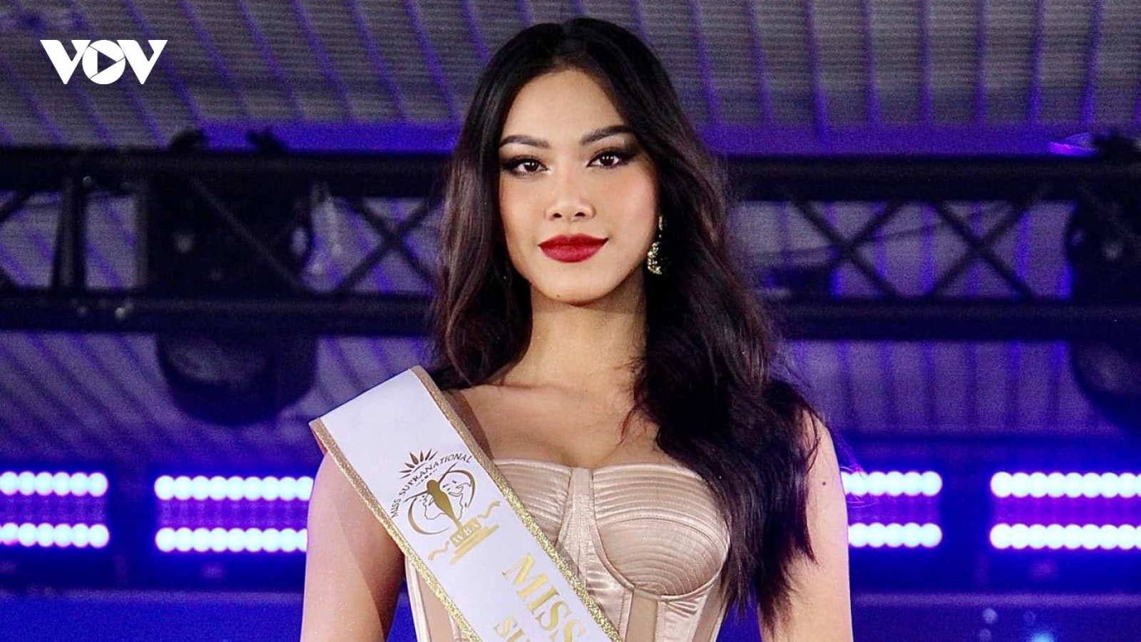 Chuyện showbiz: Á hậu Kim Duyên gây tranh cãi vì nhầm lẫn nhân vật Disney