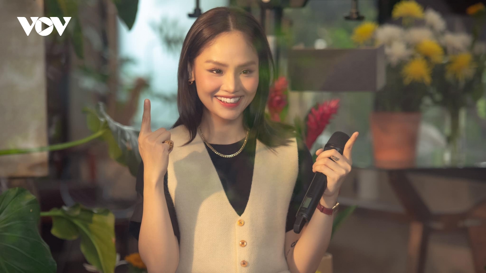 Miu Lê: "Tôi chưa muốn lập gia đình vì còn ham chơi lắm"