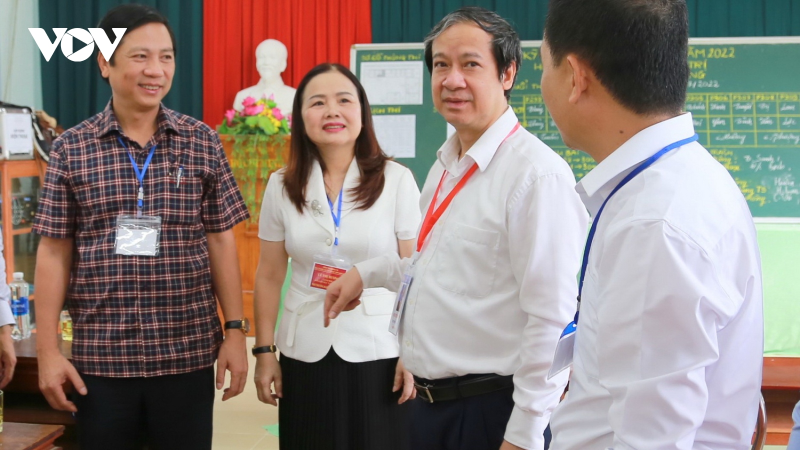 Bộ trưởng Nguyễn Kim Sơn: Cấm các trường ép hay gợi ý mua sách tham khảo