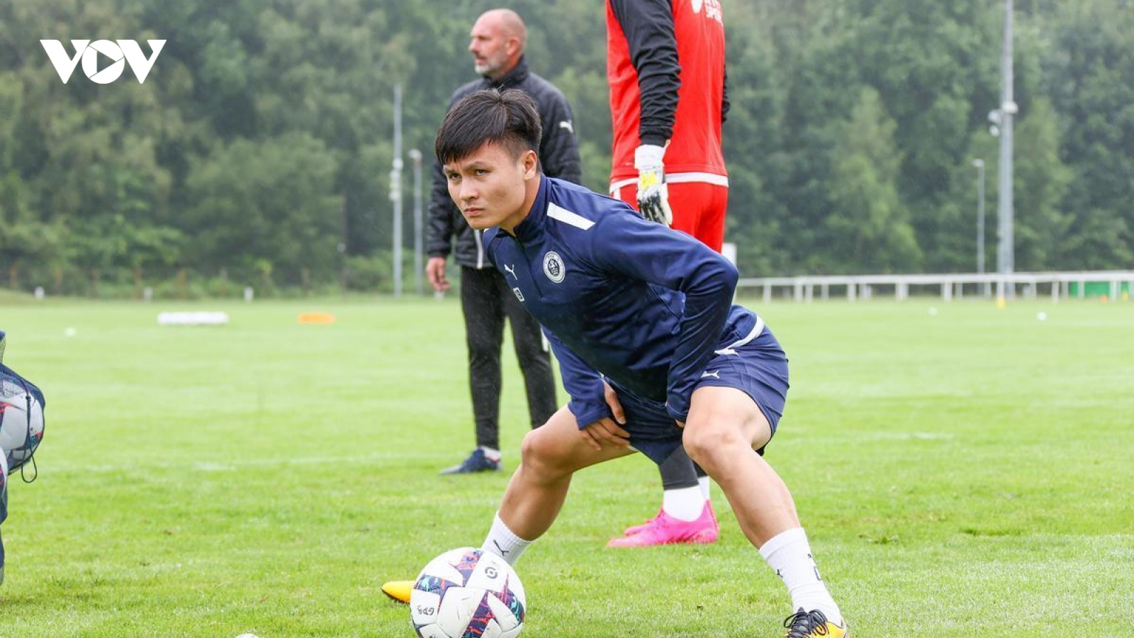 Pau FC thực hiện điều chưa từng có để giúp Quang Hải hòa nhập tại Pháp