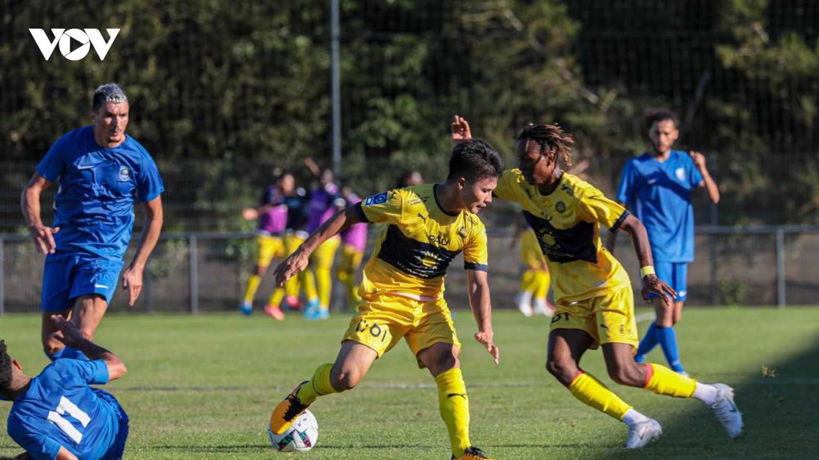 Ghi bàn ra mắt Pau FC, Quang Hải nhận lời khen từ báo Pháp 