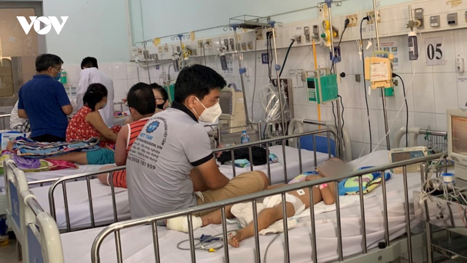 Số ca mắc sốt xuất huyết tăng vọt tại Hà Nội