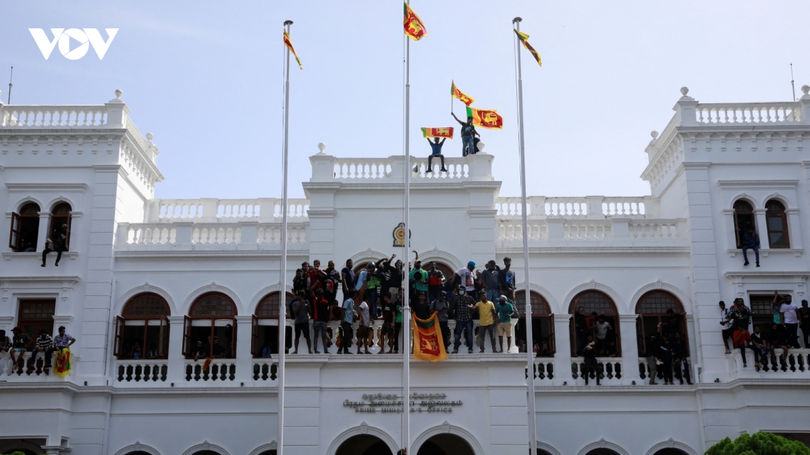 Người biểu tình Sri Lanka phá văn phòng thủ tướng