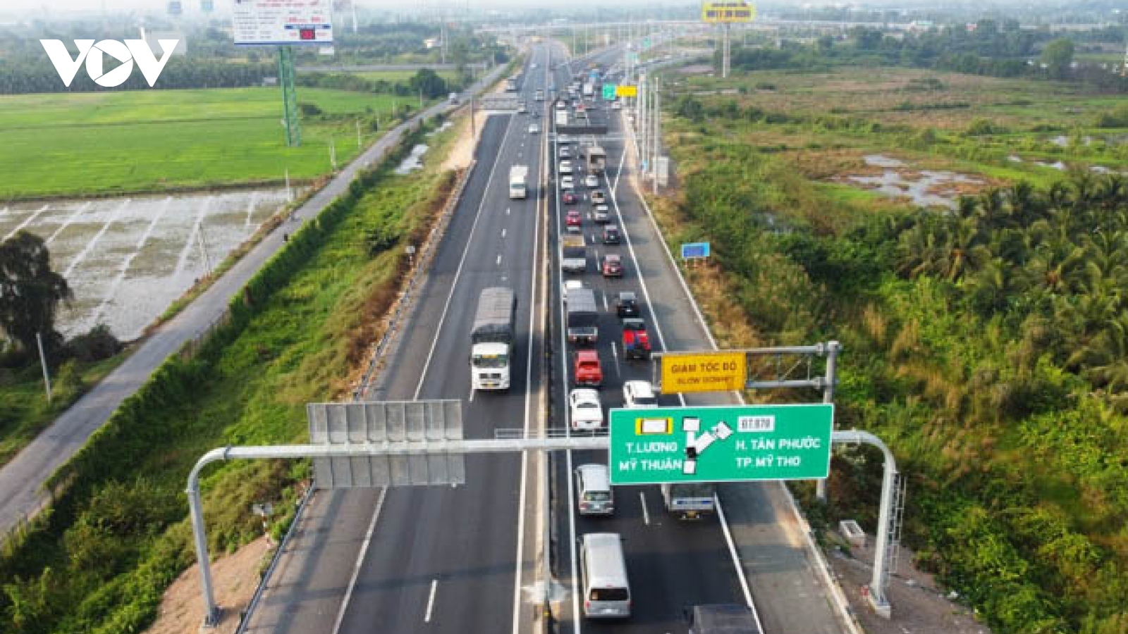Nhiều bất cập trên cao tốc Trung Lương-Mỹ Thuận sau khi thông xe