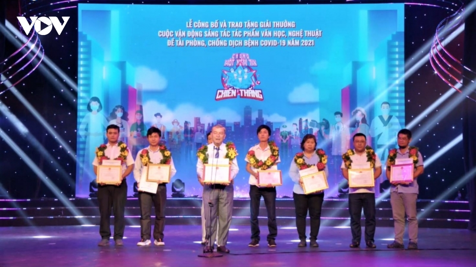 Trao giải thưởng cho các tác phẩm văn học, nghệ thuật phòng, chống Covid-19