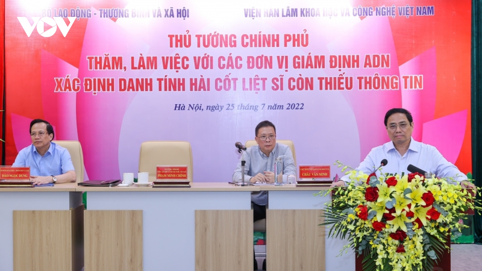 Thủ tướng xúc động về hình ảnh Mẹ Việt Nam Anh hùng mòn mỏi chờ tìm hài cốt con