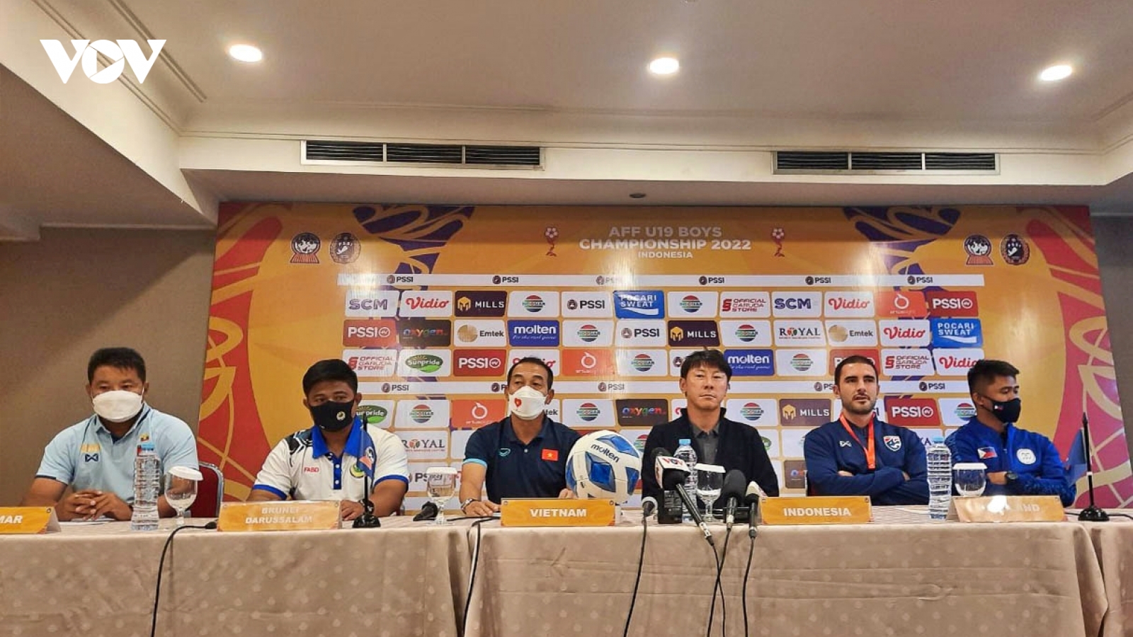 HLV Đinh Thế Nam cảnh giác với Ronaldo của U19 Indonesia