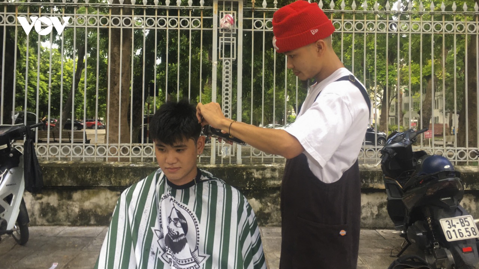 Sinh viên tiết kiệm tiền triệu cắt tóc mỗi năm nhờ hoạt động này