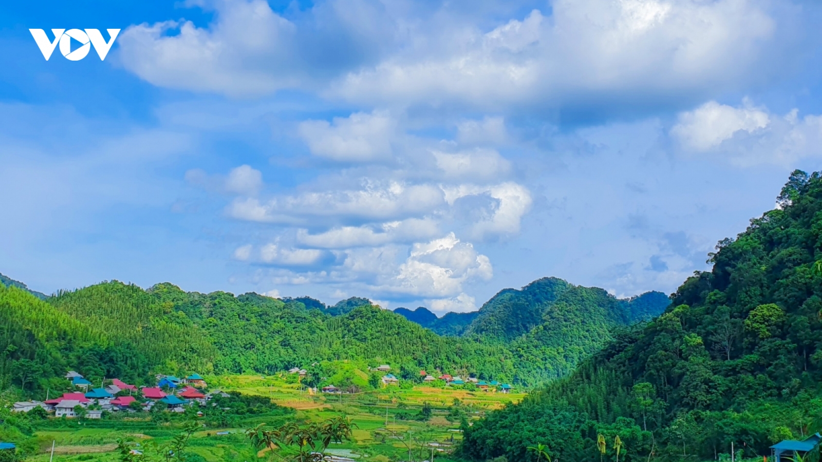 Son Bá Mười - "người đẹp ngủ trong rừng" Pù Luông