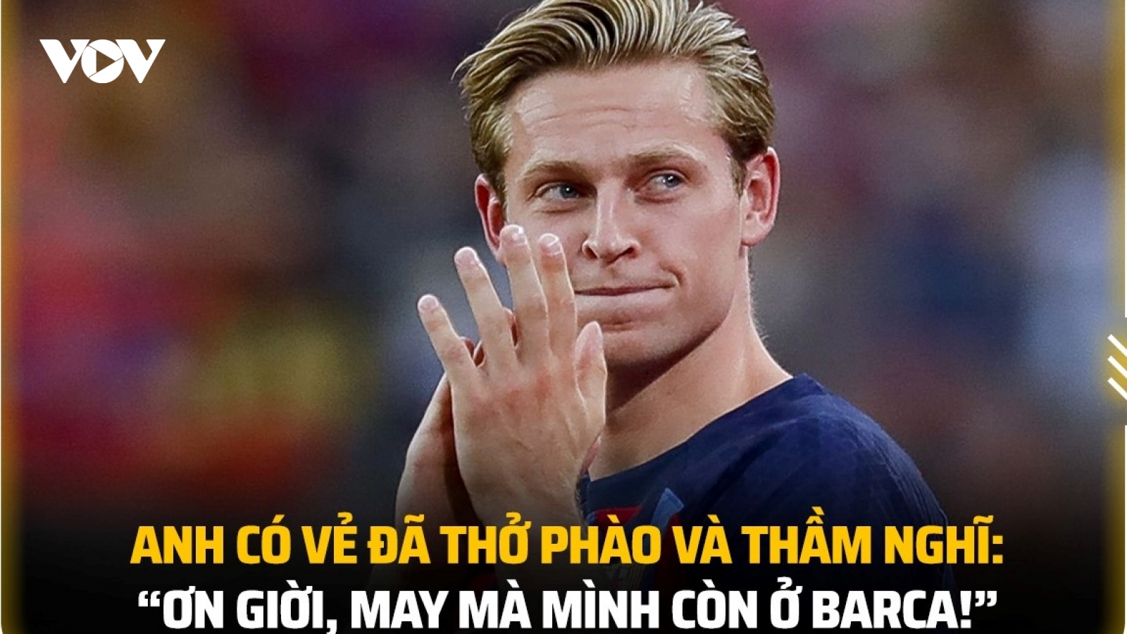 Biếm họa 24h: De Jong cười tươi khi MU thua trận