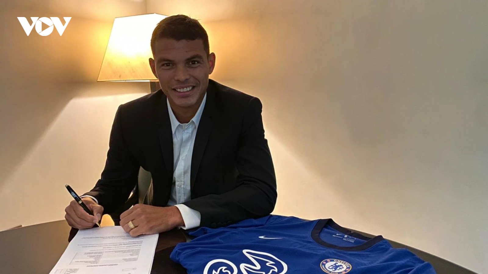 Ngày này năm xưa: Chelsea mua siêu trung vệ với giá “0 đồng”