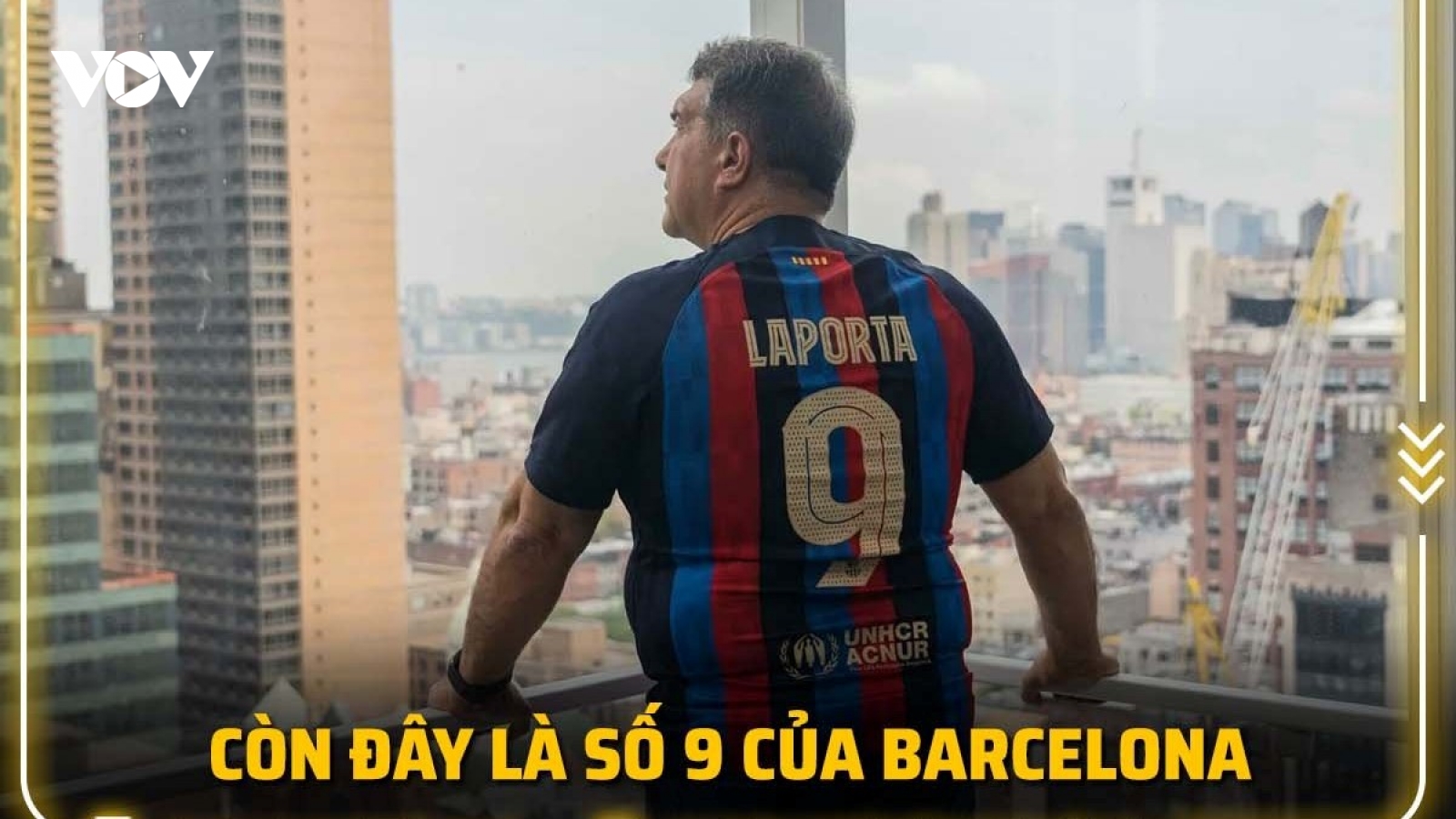 Biếm họa 24h: Bất ngờ với số 9 mới của Barca