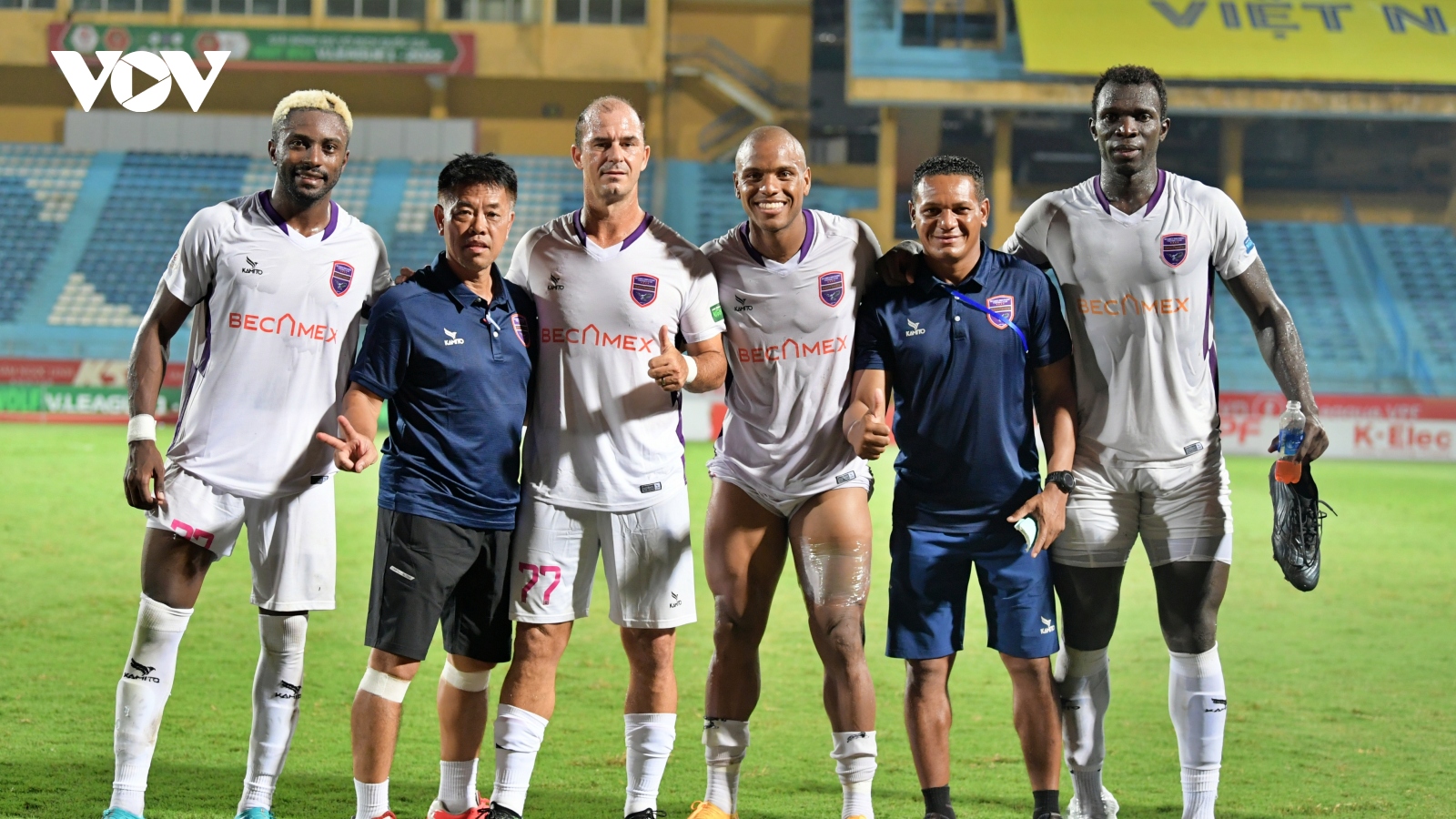 
        Huỳnh Kesley “vui như Tết” khi cùng Bình Dương đánh bại Viettel FC
                  
                              