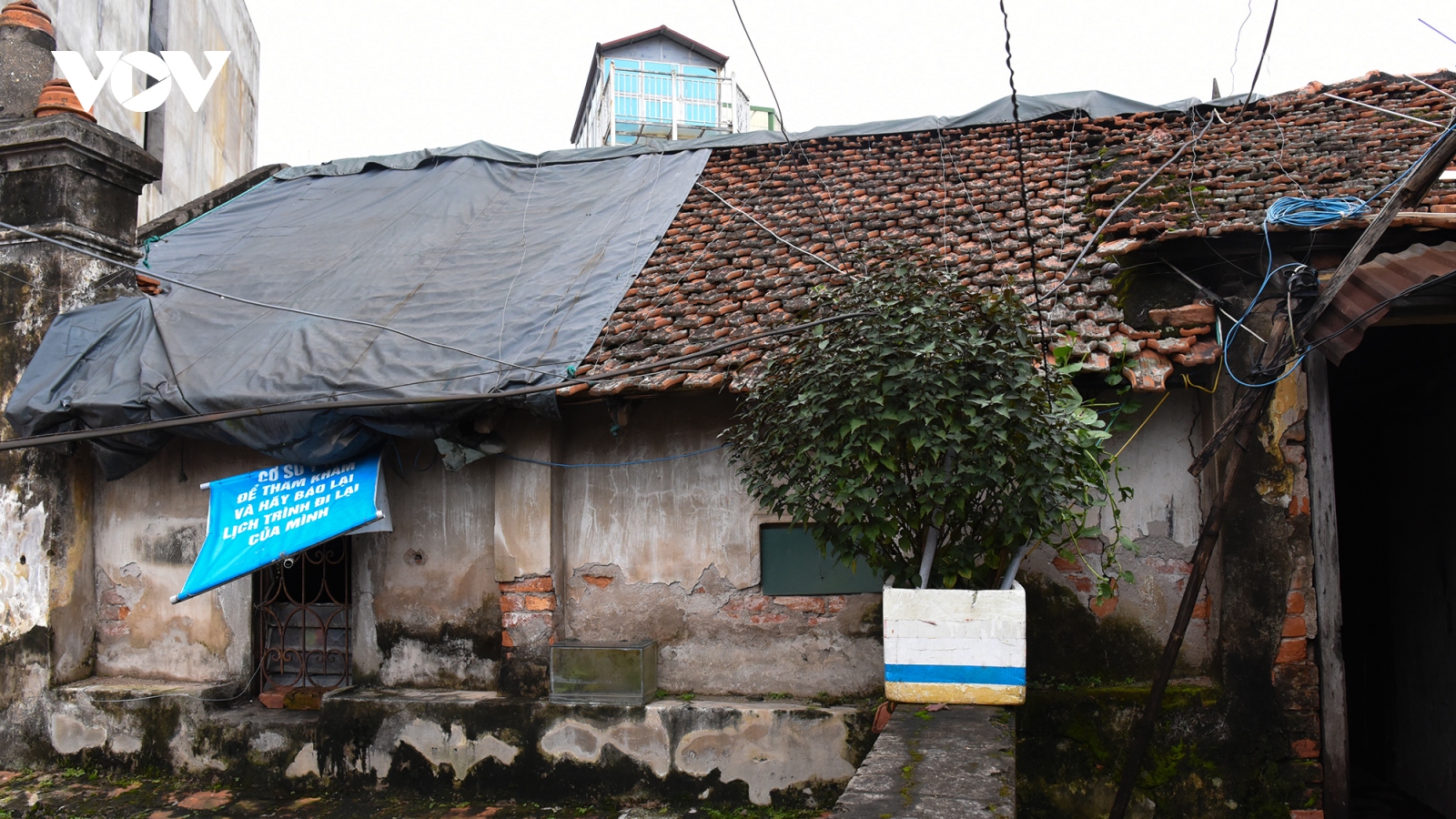 Bên trong căn biệt thự cũ ở Hà Nội sẽ được phá bỏ để xây trường học
