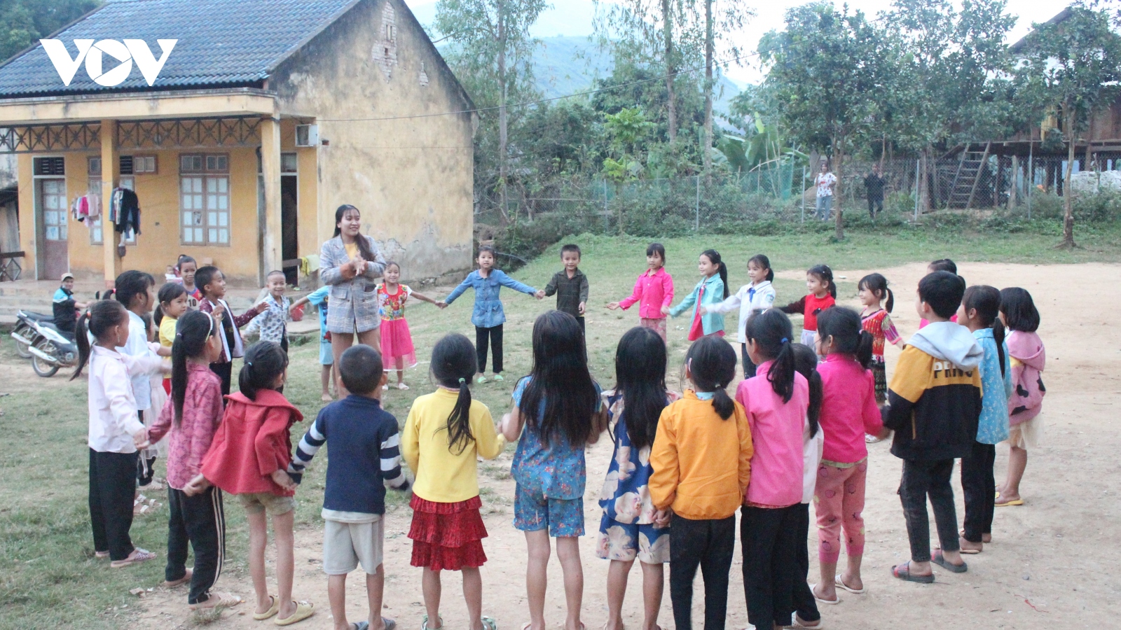 Sơn La thiếu hàng trăm giáo viên tiếng Anh, Tin học cho học sinh lớp 3