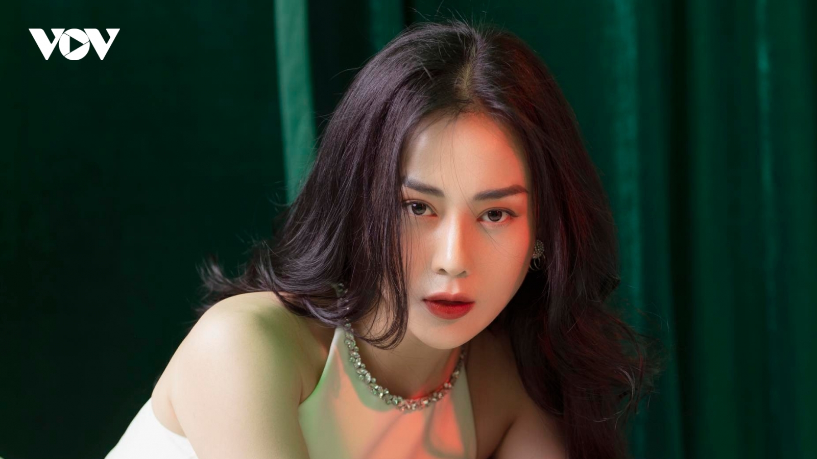 Phương Oanh hẹn hò shark Bình, khẳng định không phải người thứ 3