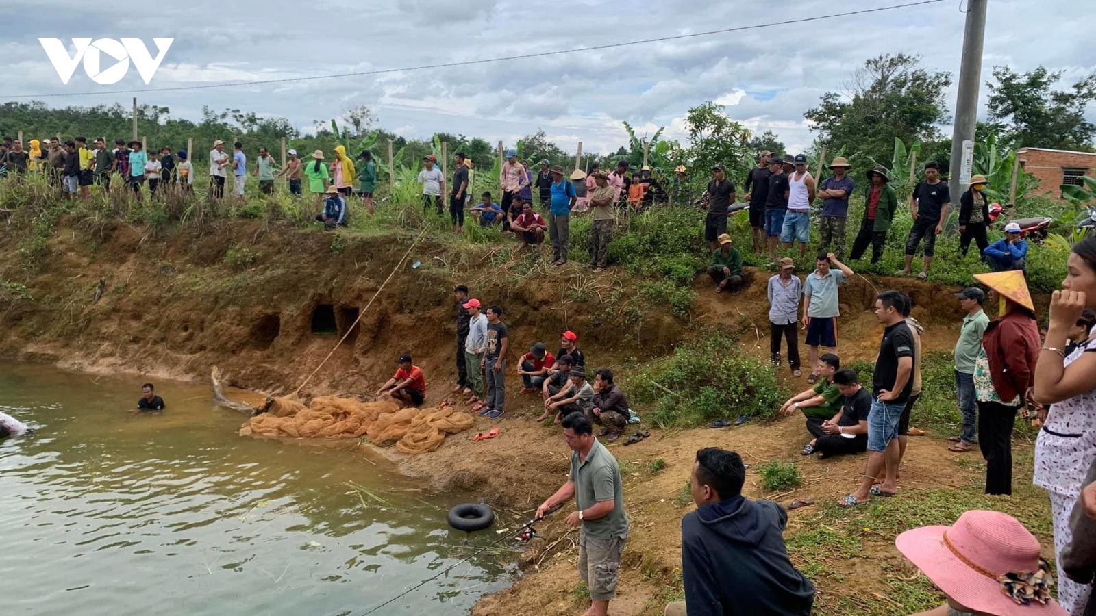 
        Anh em sinh đôi đuối nước thương tâm ở Đắk Lắk
                              