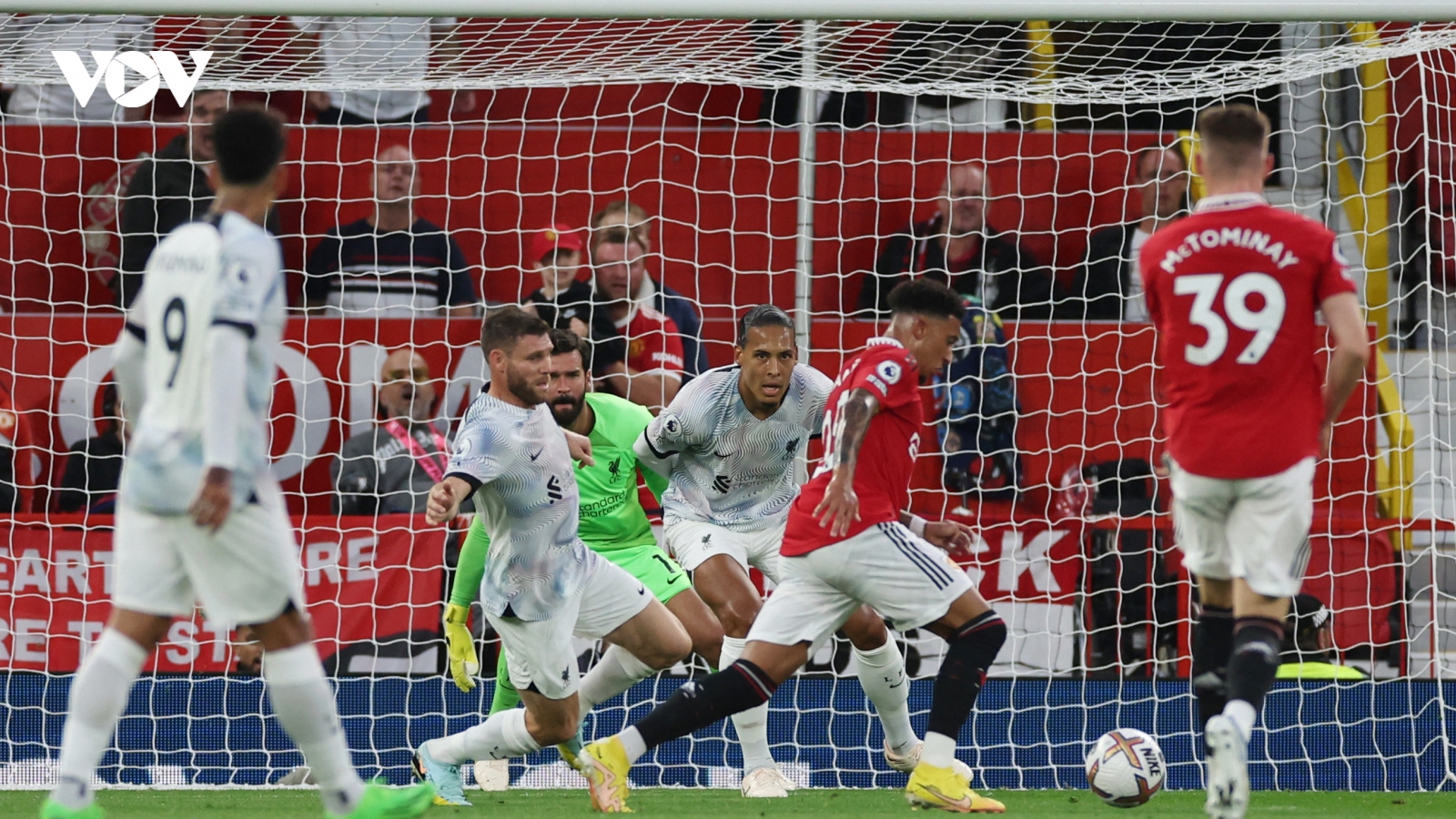 Sancho ghi bàn siêu hạng, MU đẩy Liverpool xuống sát nhóm đèn đỏ