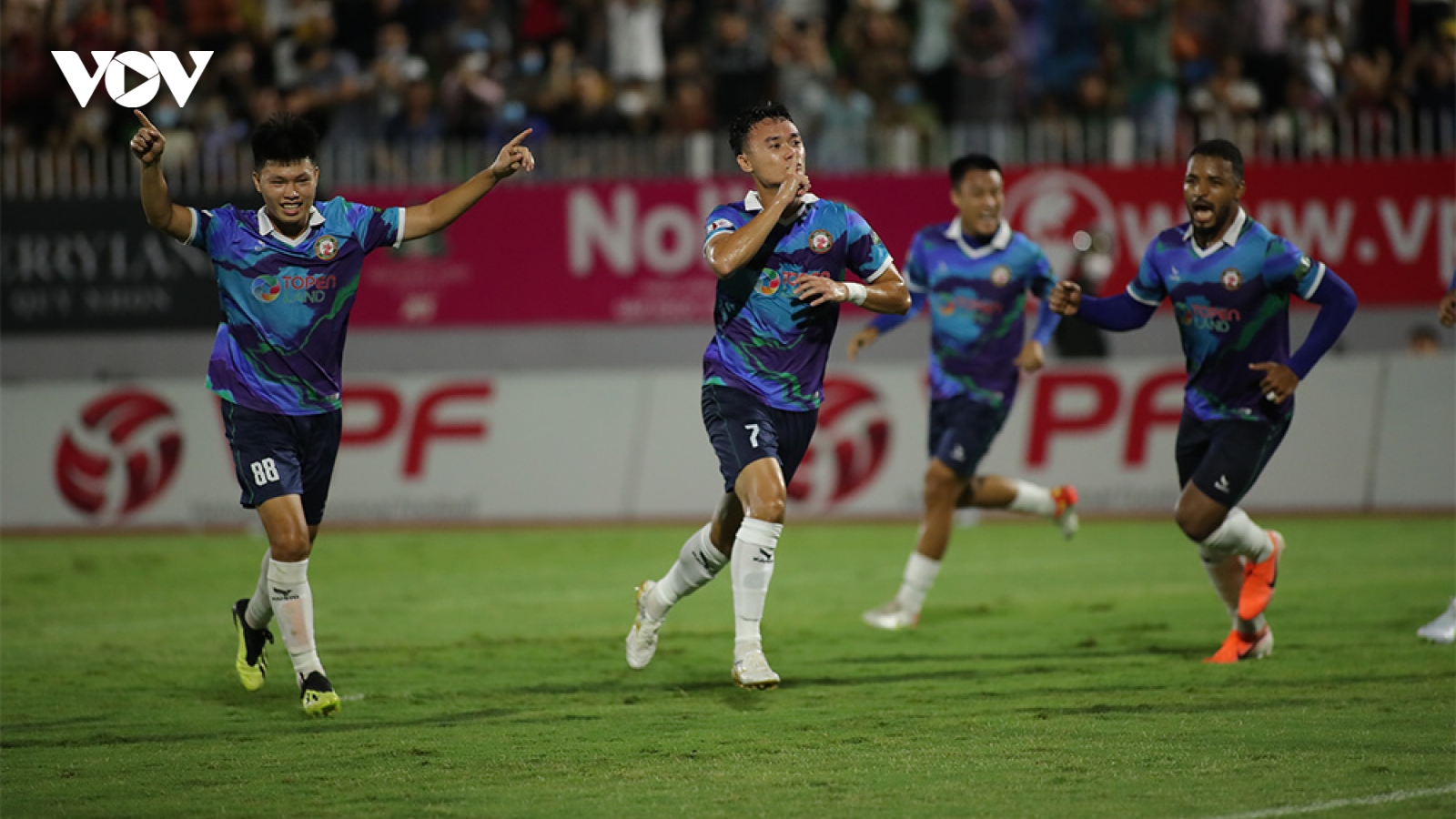 Sau vòng 14 V-League 2022: Bình Định gửi chiến thư đến Hà Nội FC