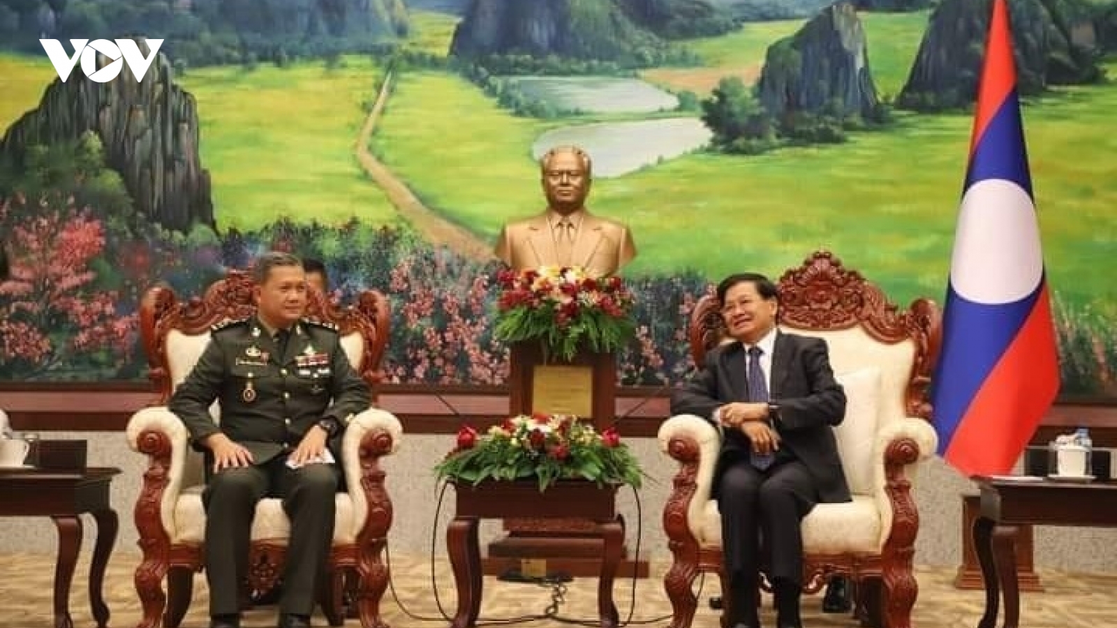 Campuchia và Lào tăng cường hợp tác quốc phòng