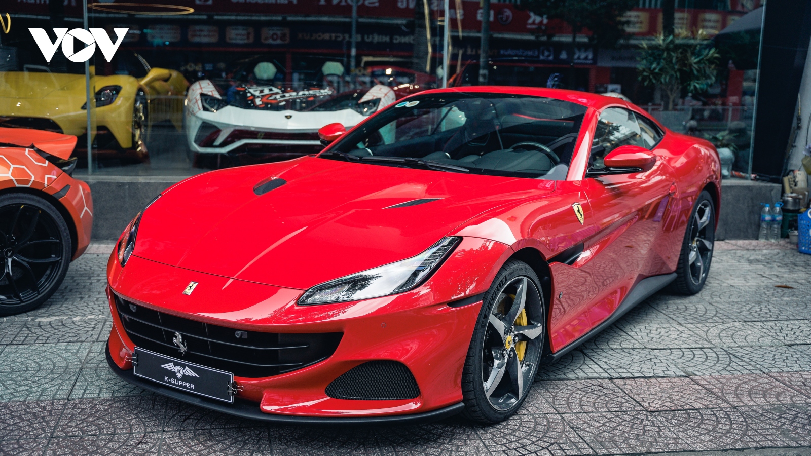 Cận cảnh Ferrari Portofino M hơn 15 tỷ đồng đầu tiên tại Việt Nam