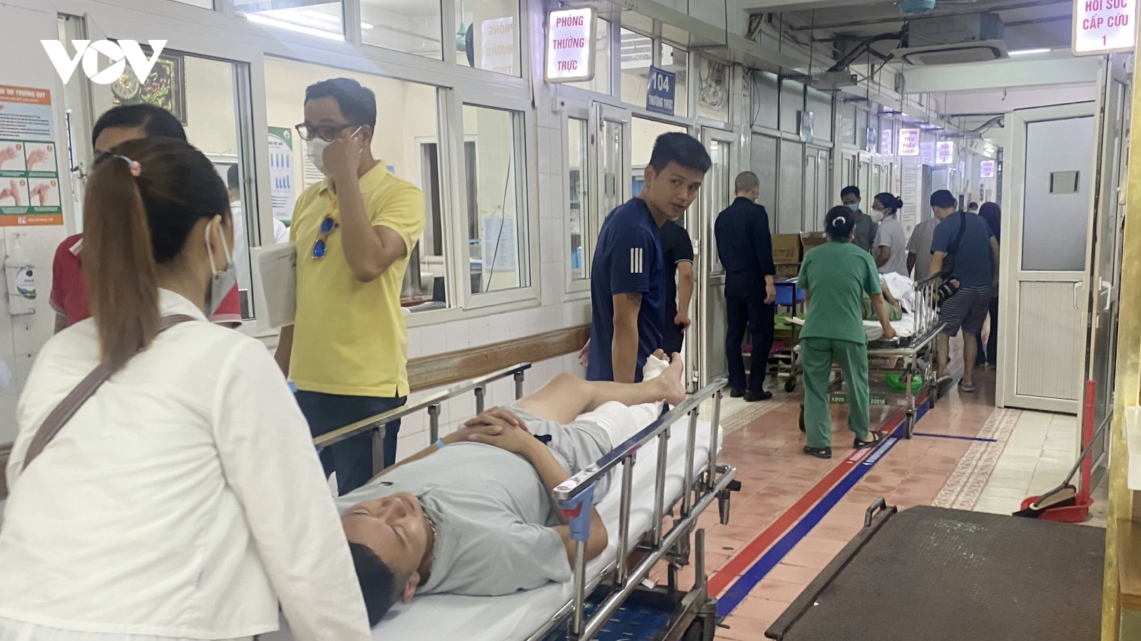 Phát sinh hàng chục nghìn lượt khám, BV Việt Đức lo giữ chân nhân viên y tế 