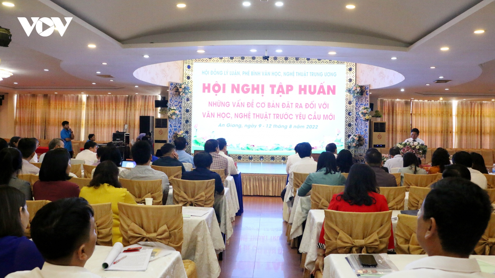 Nâng cao nhận thức, năng lực quản lý, kỹ năng cho cán bộ văn hóa-văn nghệ