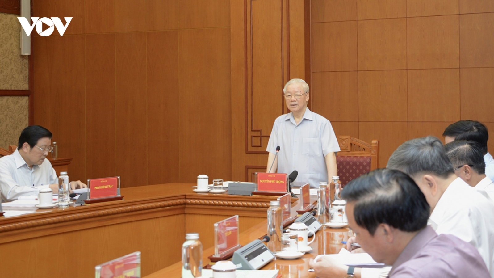 Tổ chức tiệc phô trương, lãng phí, phản cảm là hành vi tiêu cực