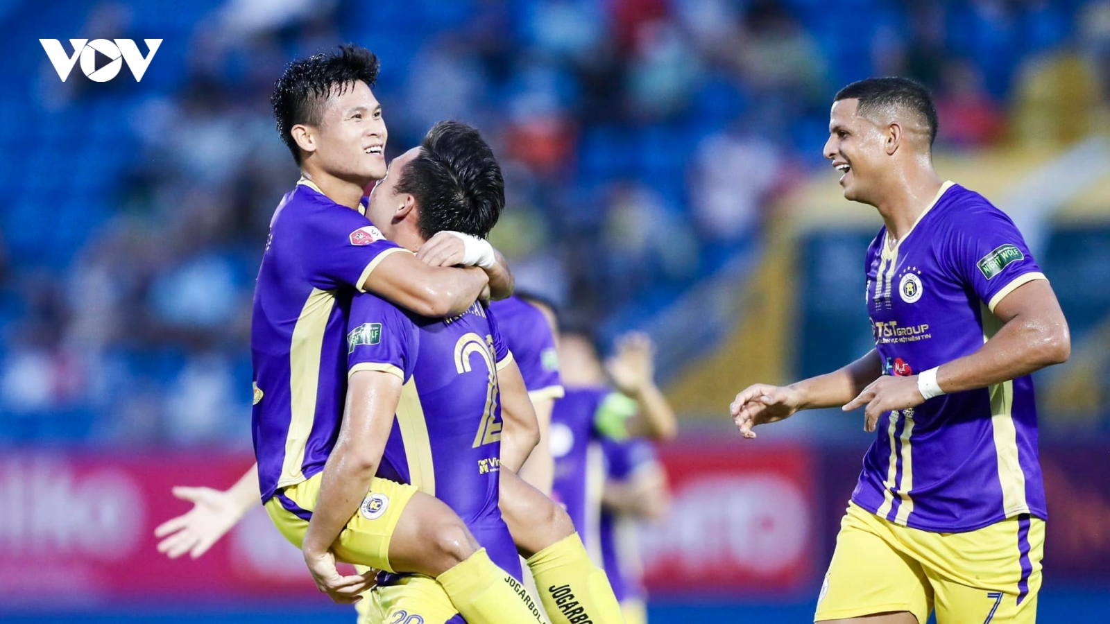Bảng xếp hạng V-League 2022 mới nhất: Hà Nội FC “vô đối”, HAGL trượt dài