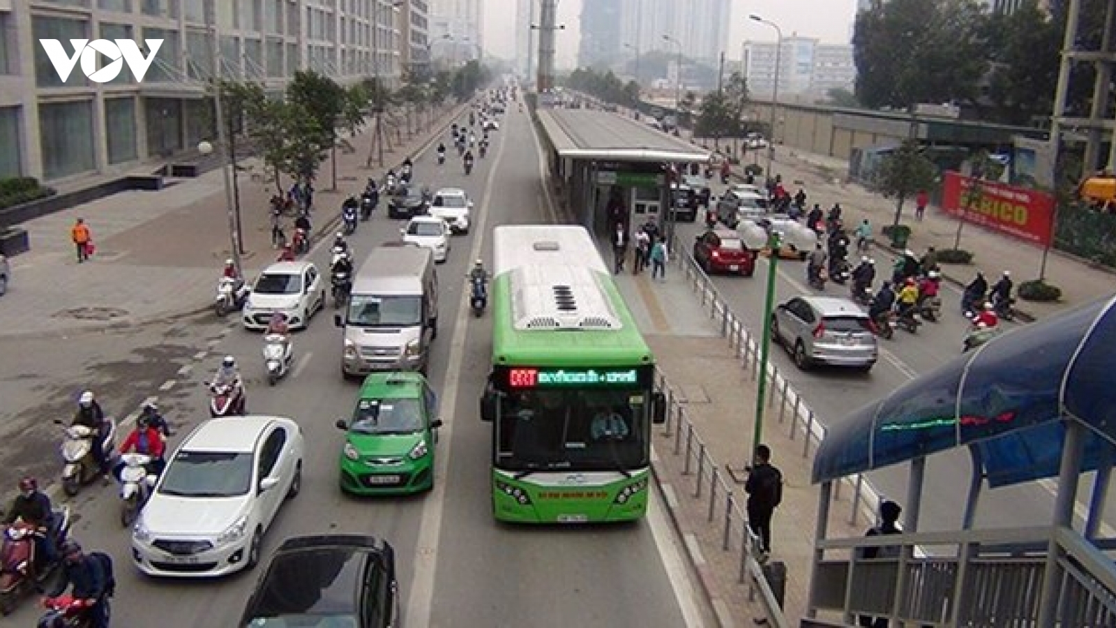 Xe bus và vòng luẩn quẩn "vắng khách - thua lỗ"