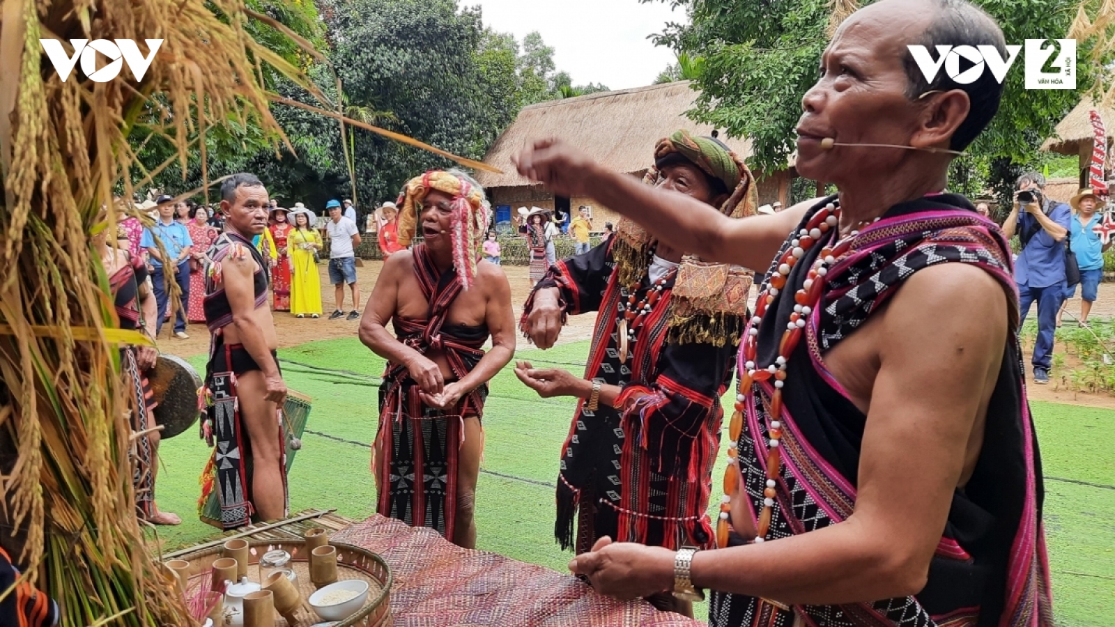 Co Tu ethnic people celebrate new rice festival