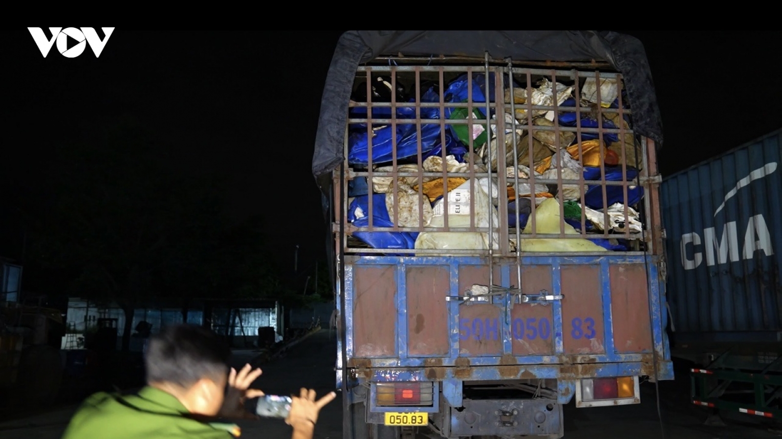 Công an khám xét công ty nghi buôn bán hàng cấm ở Bà Rịa - Vũng Tàu