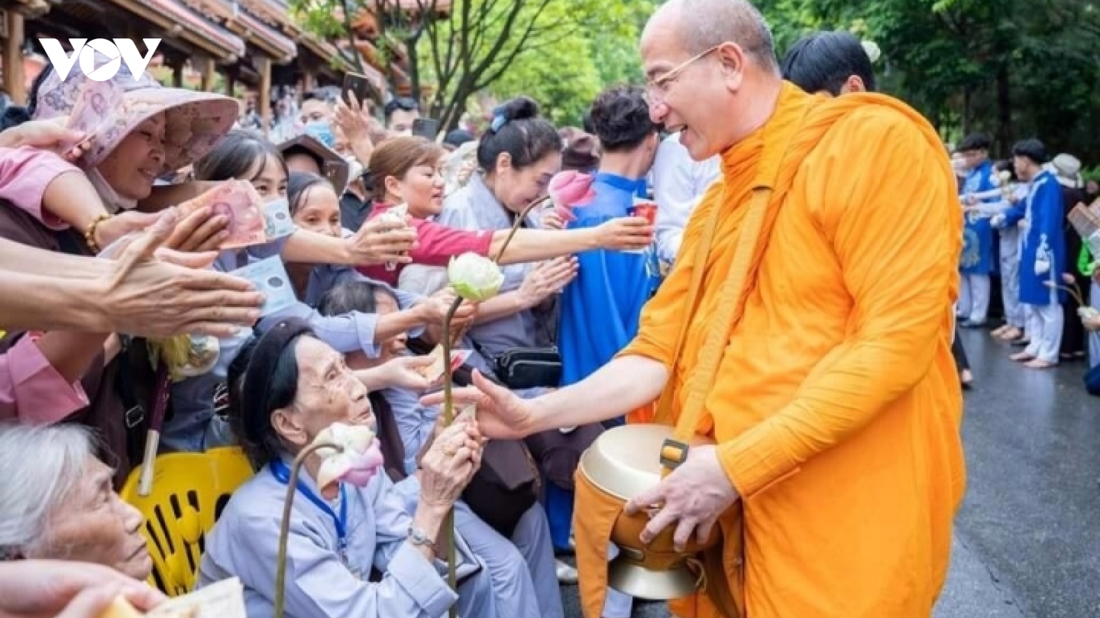Thượng tọa Thích Nhật Từ: “Cúng dường như ở chùa Ba Vàng là không phù hợp”
