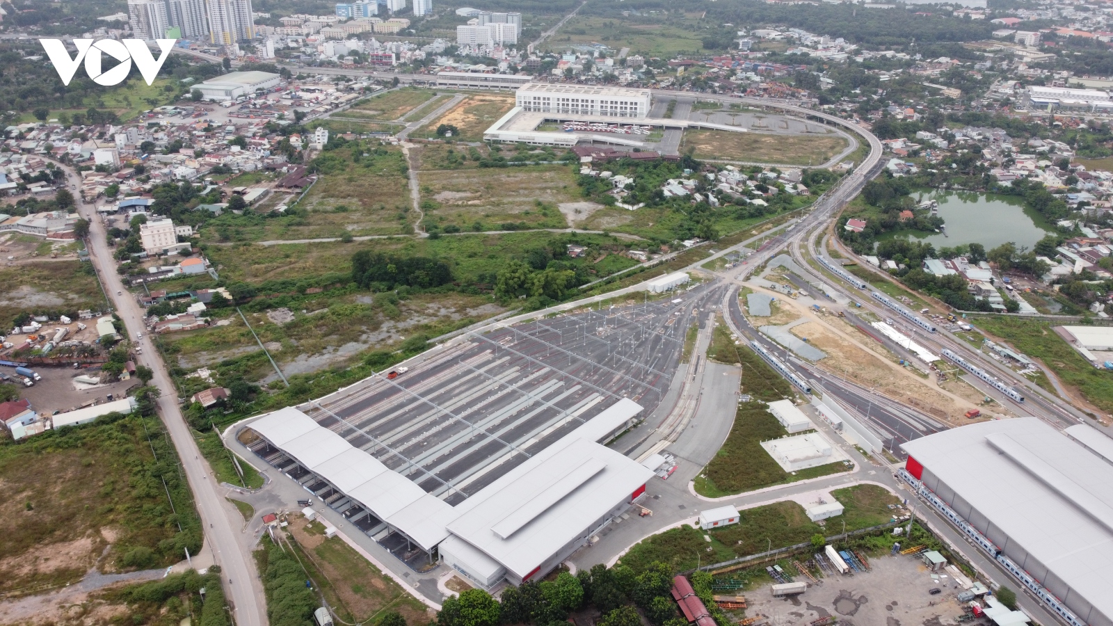 Đoàn tàu metro đầu tiên thuộc tuyến metro số 1 TP.HCM chạy thử