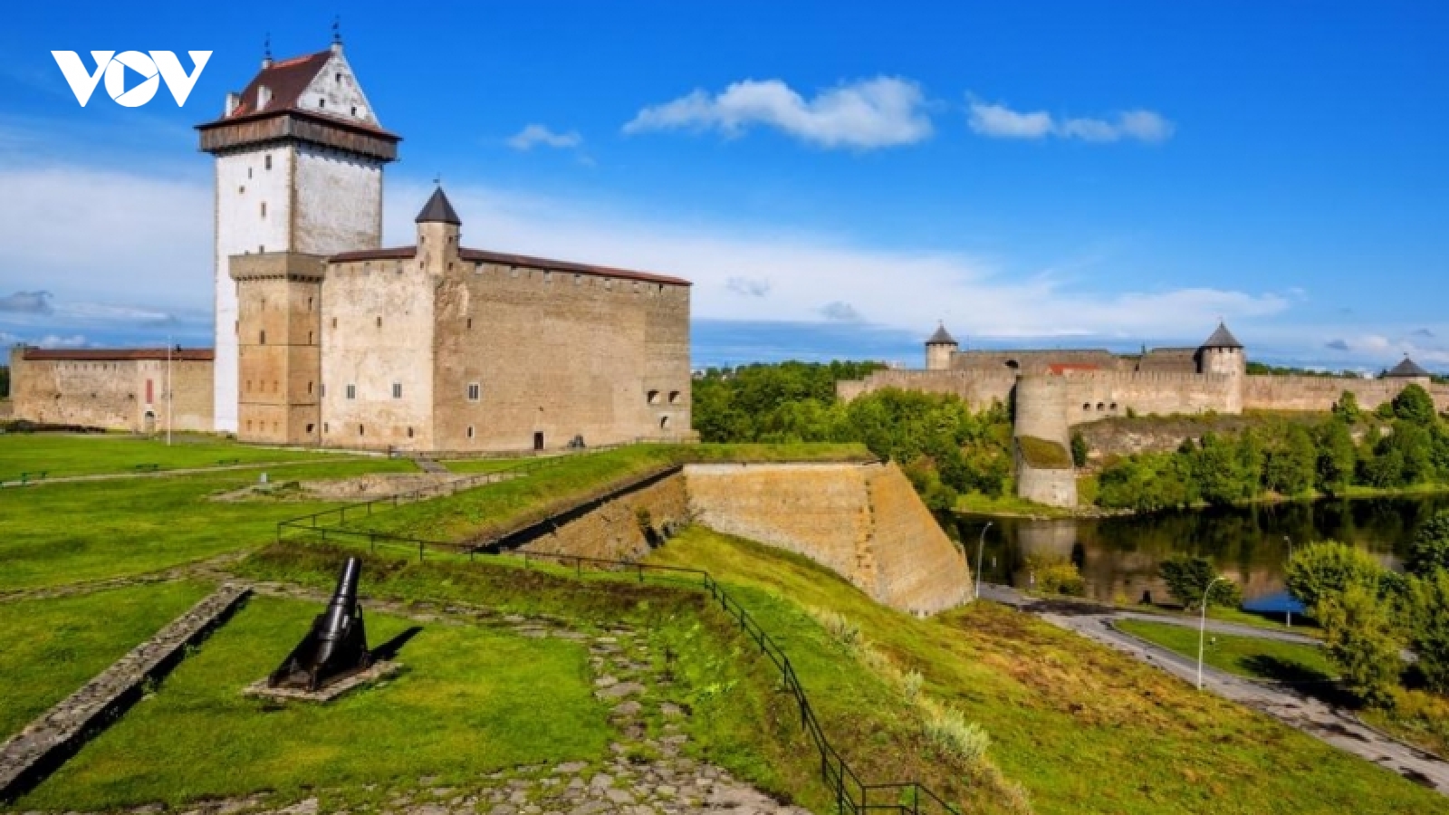 Estonia có thể là nước đầu tiên cấm công dân Nga nhập cảnh