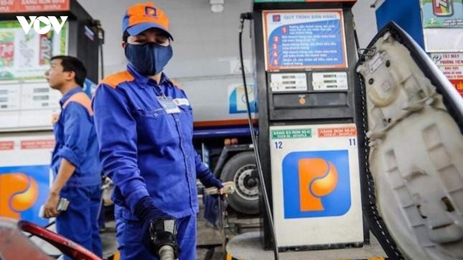 Giảm 10% thuế nhập khẩu ưu đãi mặt hàng xăng